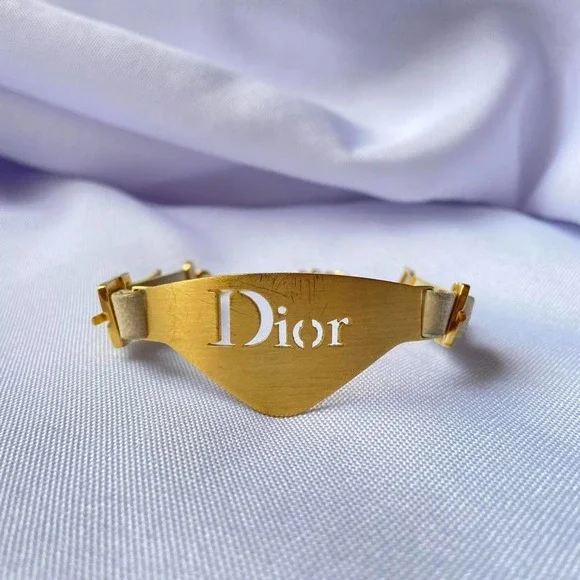 Authentic 2000s Christian Dior White and Gold Nameplate Bracelet - Picture 2 of 4